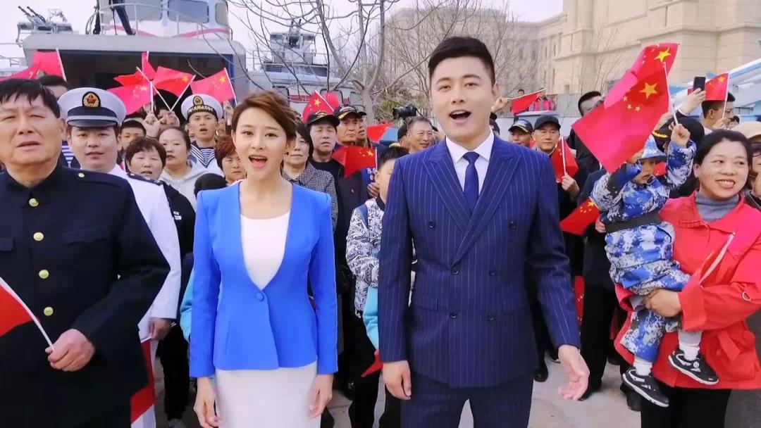 码头跳起踢踏舞浪漫水兵,战舰甲板奏响大提琴海军西沙某水警区战士