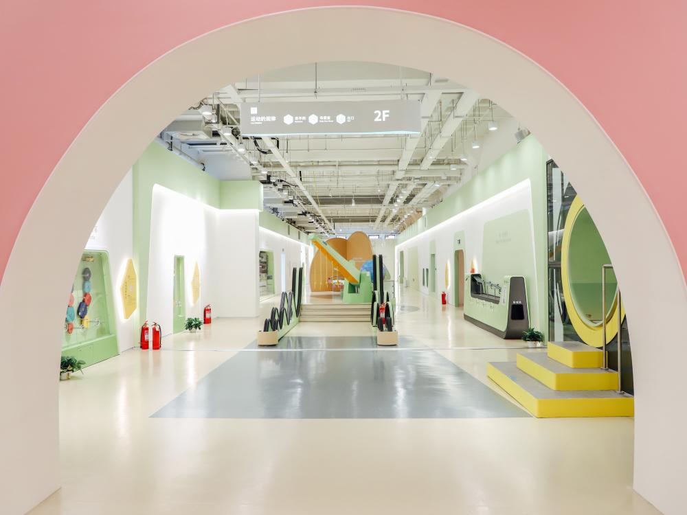 海信探索中心开启夜场模式